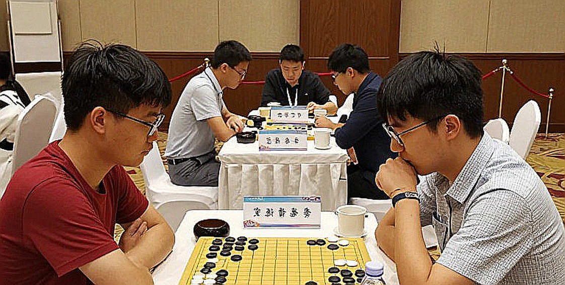 Elon Musk tự tin AI giải mã cờ vua: Chess.com đáp trả bằng vũ trụ 10^120