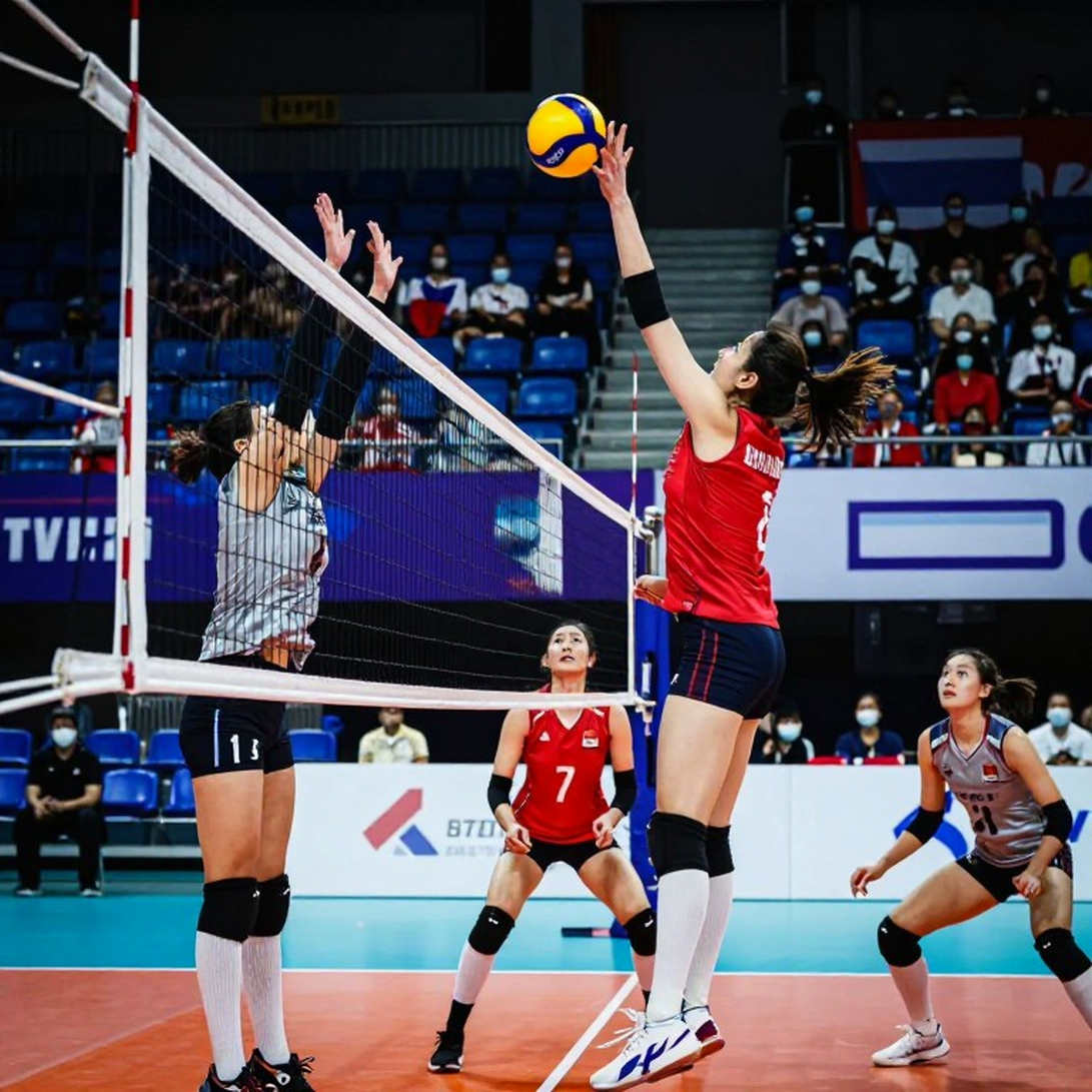 Ba mươi năm danh hiệu MOP bóng chuyền nữ NCAA: bảng vàng và đường ống dẫn ra bãi biển